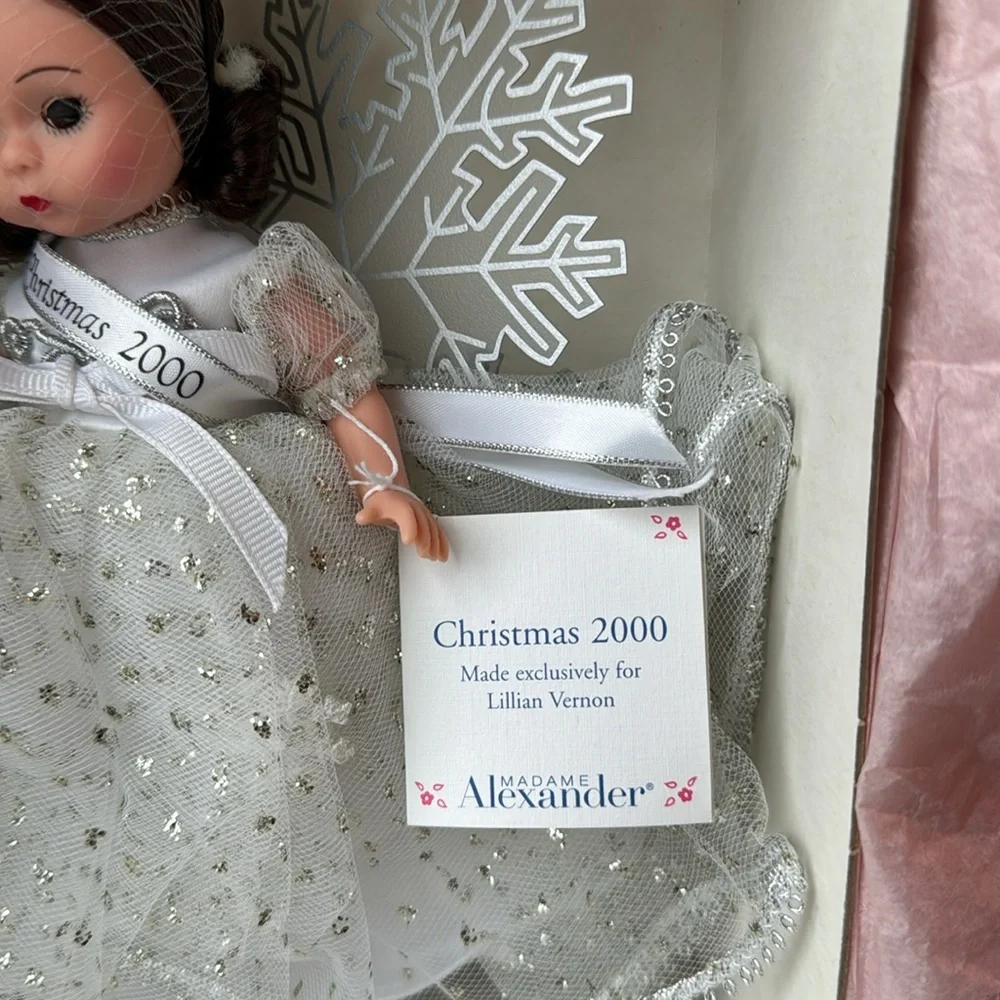 Rare Find - New - Madame Alexander Christmas 2000 Doll - Style 27555 - Picture 3 of 14
